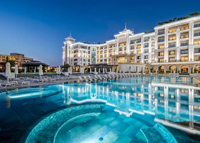 Merit Royal Diamond & Hotel