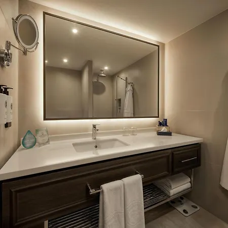 Merit Royal Diamond & Hotel